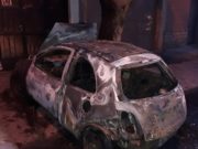 Dejó el auto en el taller y se lo prendieron fuego